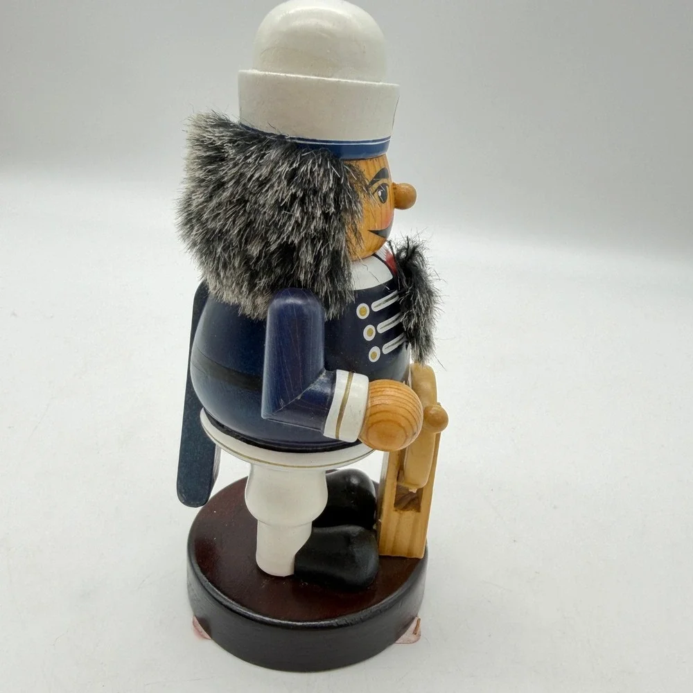 N/A wooden sailor